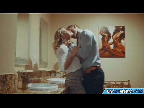 ❤️ Když vás na veřejných záchodcích svádí prsatá blondýna. Ruské porno u cs.mrpornogratis.ru ️❤